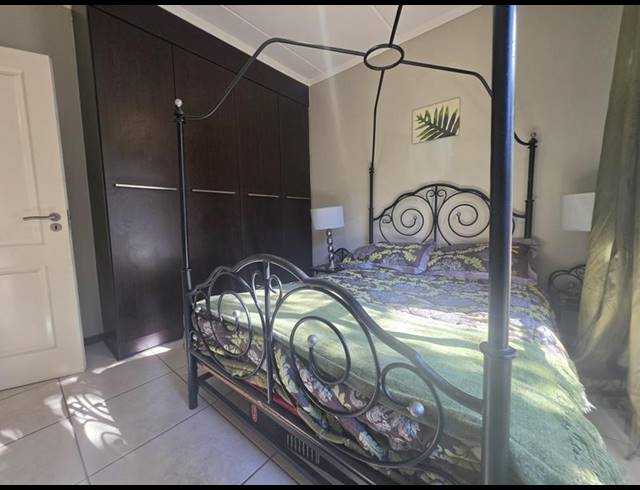 2 BEDROOM TOWNHOUSE FOR SALE IN GLENVISTA